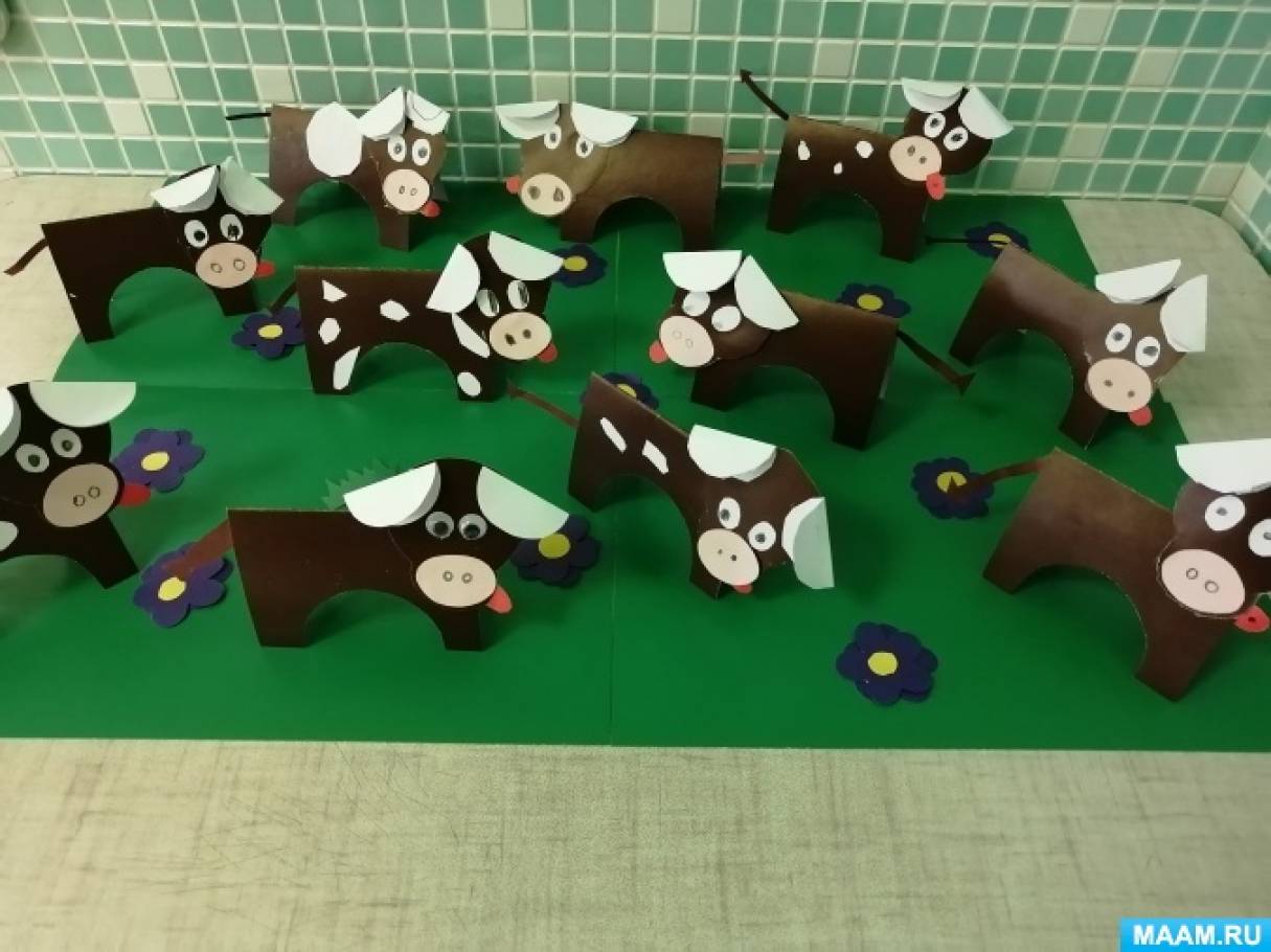 Конспект занятия по аппликации из картона и бумаги в детском саду «Корова на лугу»