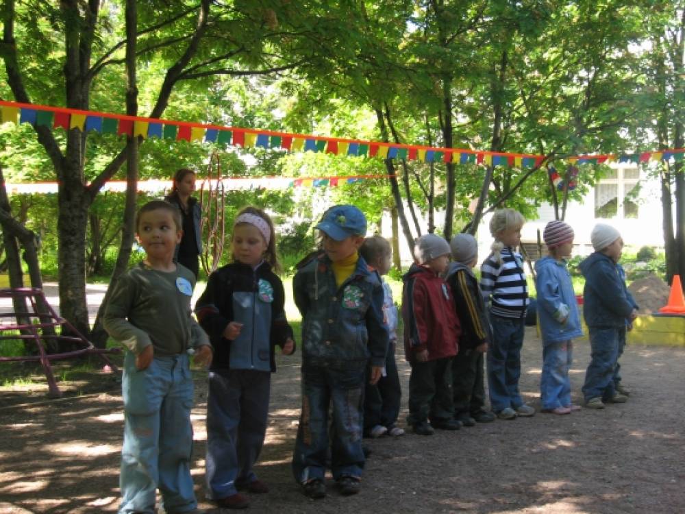 Конспект развлечения «Здравствуй, лето» (средняя и старшая группы). Фото Конспект развлечения «Здравствуй, лето» (средняя и старшая группы).
