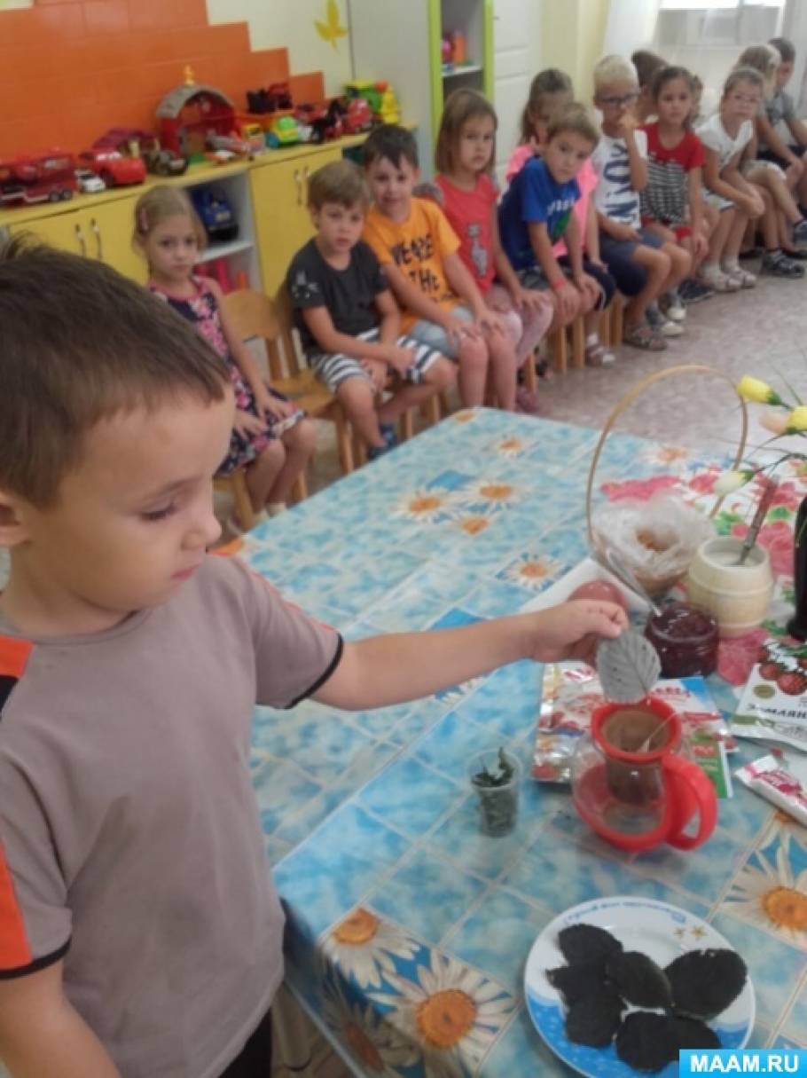 Малину в саду сценарий. detsad 470297 1566611461. Малину в саду сценарий фото. Малину в саду сценарий-detsad 470297 1566611461. картинка Малину в саду сценарий. картинка detsad 470297 1566611461. Отрывок «Божья коровка» из сборника сказок «Детство в малине» Разыгрался звонкий дождик и пошел друзей искать. "Кто тут спрятался под листик? Я не дам тебе скучать! Выходи, кто самый смелый! Поиграю я с тобой. Я ведь не надолго вышел. Скоро позовут домой." Вышла божья коровка. "Вот и я. Давай дружить!" Дождик радостно хохочет: "Я могу тебя.