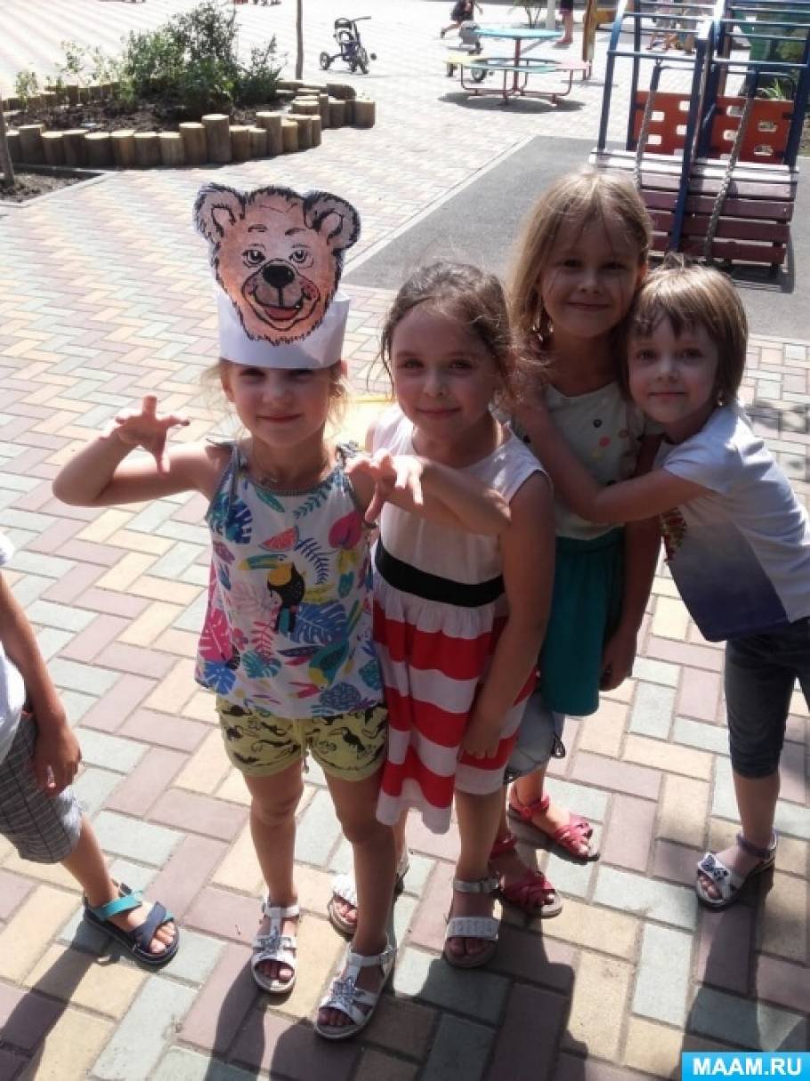 Малину в саду сценарий. detsad 470297 1566611958. Малину в саду сценарий фото. Малину в саду сценарий-detsad 470297 1566611958. картинка Малину в саду сценарий. картинка detsad 470297 1566611958. Отрывок «Божья коровка» из сборника сказок «Детство в малине» Разыгрался звонкий дождик и пошел друзей искать. "Кто тут спрятался под листик? Я не дам тебе скучать! Выходи, кто самый смелый! Поиграю я с тобой. Я ведь не надолго вышел. Скоро позовут домой." Вышла божья коровка. "Вот и я. Давай дружить!" Дождик радостно хохочет: "Я могу тебя.