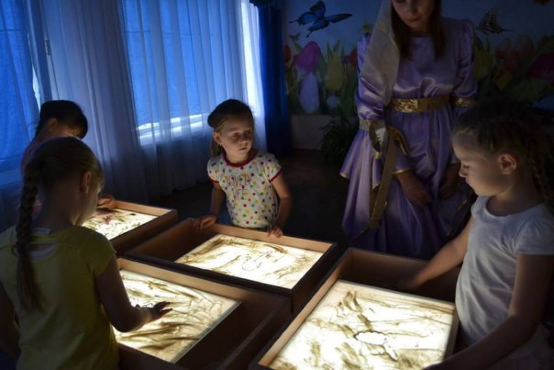 Конспект занятия по арт-песку «В гостях у феи песка» Фото Конспект занятия по арт-песку «В гостях у феи песка»