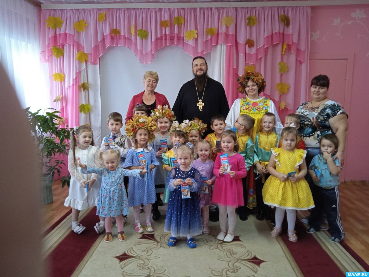Смотреть фотографию №10 Фото №10 Фольклорные развлечения ярмарки прозвали в народе Покровскими