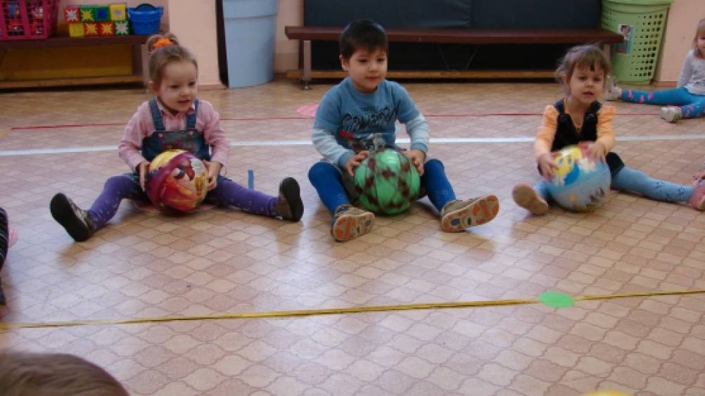 «Колобок-колобок!» Конспект физкультурного занятия для детей младшей группы