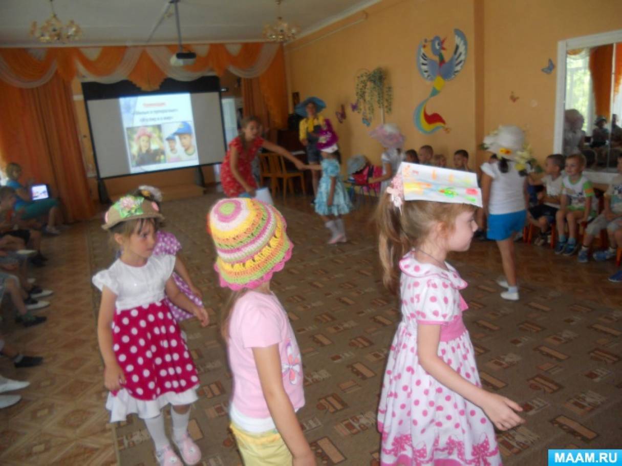 Фестиваль панамок в детском саду. Фестиваль панамок и конкурс летних шляп. Фестиваль панамок в детском саду фото.