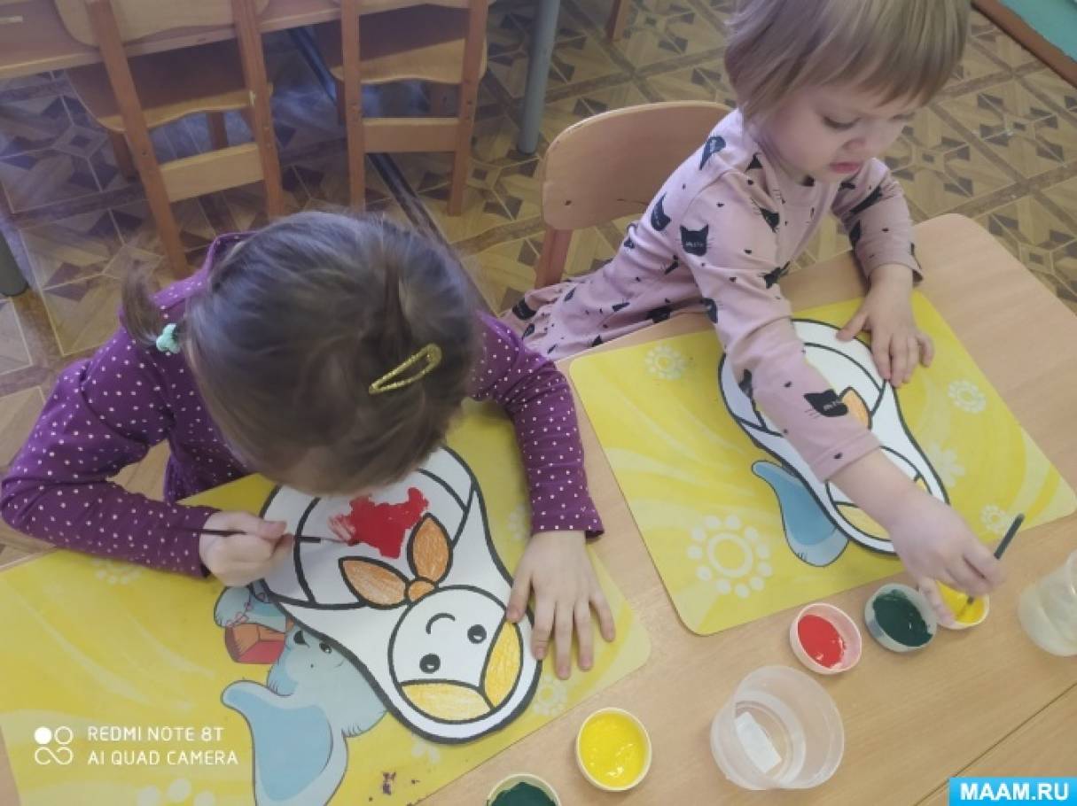 Раскрасить матрешку с ребенком 4 года