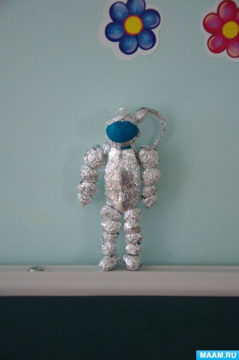 Лепка космонавт старшая группа. Рисование 6 класс лепить Космонавта. Как лепить Космонавта в 7-8 лет.
