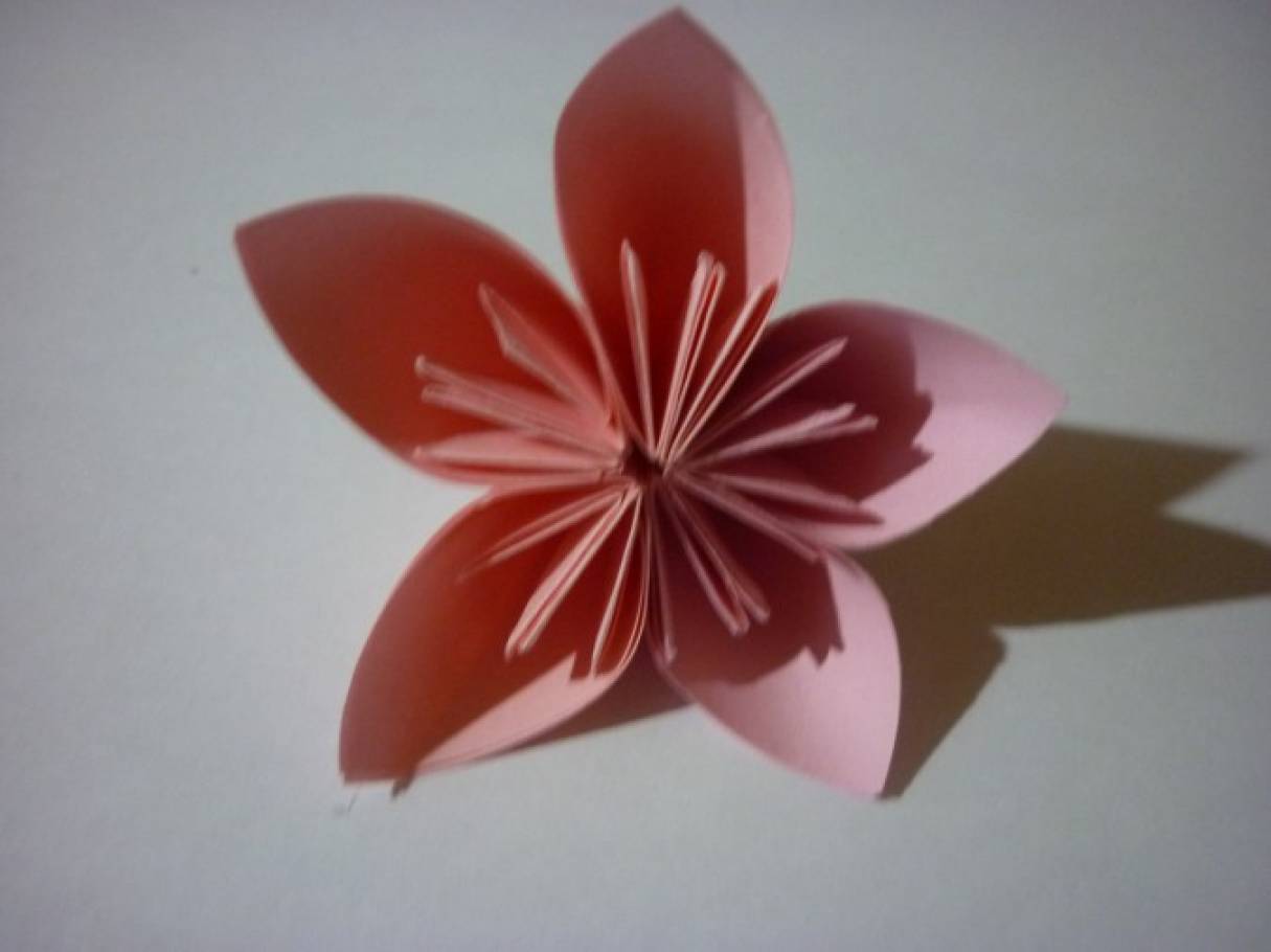 Мастер-класс цветов и букетов из бумаги в технике оригами: «Подарок маме»(12 фото). Воспитателям детских садов, школьным учителям и педагогам -Маам.ру