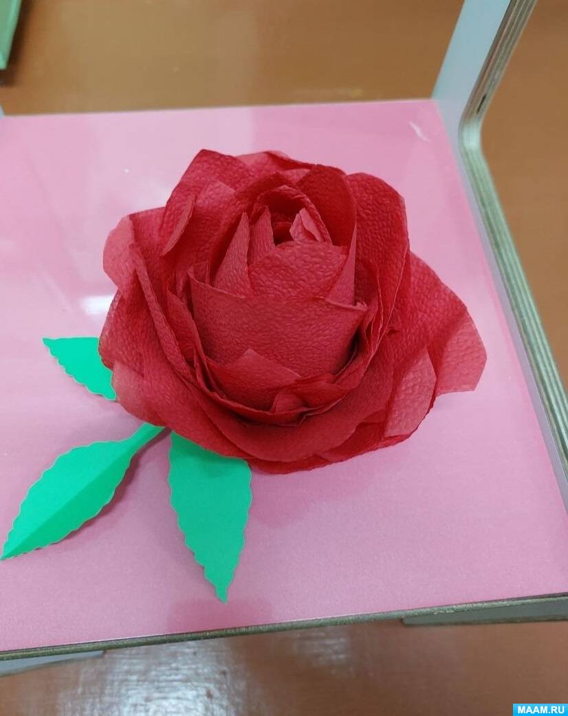 Фото №9 Выполнять работу по созданию розы из квадратиков салфетки с закруглёнными углами не сложно