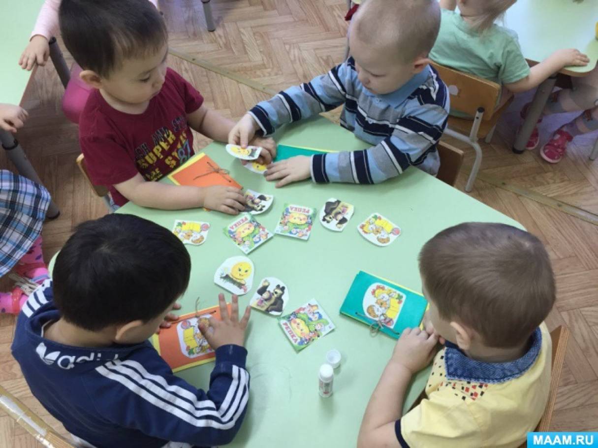 Фотоотчет о занятии по изготовлению книжки «Малютки» в младшей группе ...