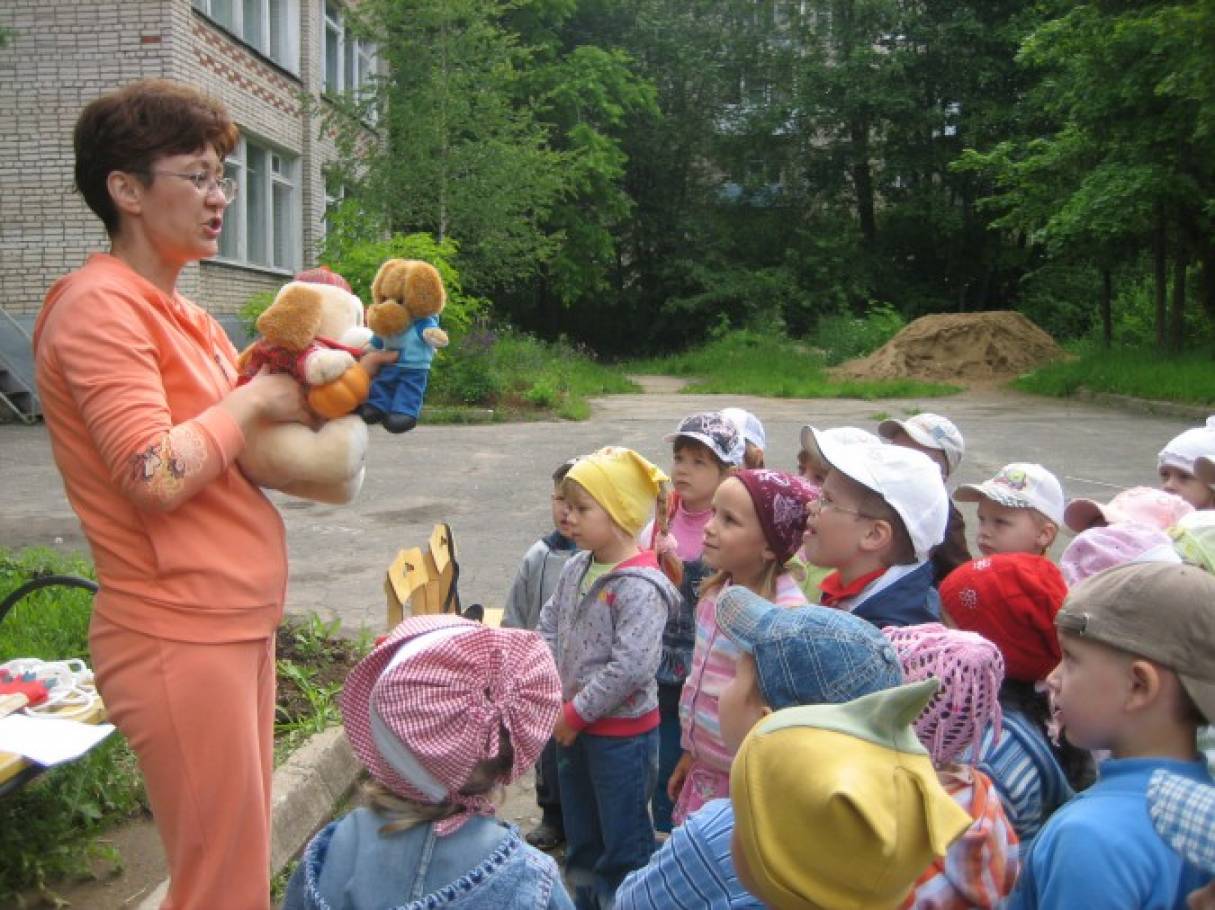 Спортивное развлечение для младших групп на улице «Летние встречи» по стихотворению «Жадина» Э. Мошковской Фото Спортивное развлечение для младших групп на улице «Летние встречи» по стихотворению «Жадина» Э. Мошковской