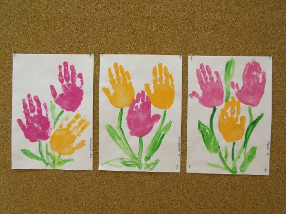 Рисование цветы во второй младшей группе. Рисование в старшей группе. Рисование цветы для мамы. Цветок для мамы рисование в младшей группе. Рисование в старшей группе на тему цветы.