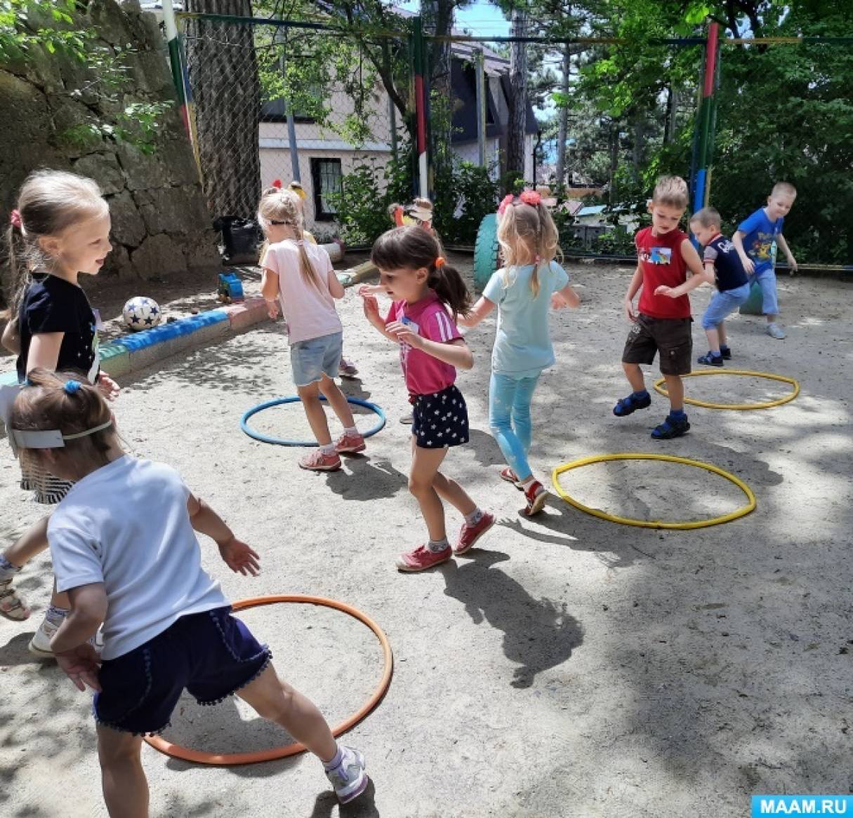 Смотреть фотографию №2 Фото №2 Задачи Образовательные пополнить знания о насекомых в процессе подвижных игр упражнять в ходьбе и беге в разном темпе закрепить физические качества способствующие укрепить здоровье