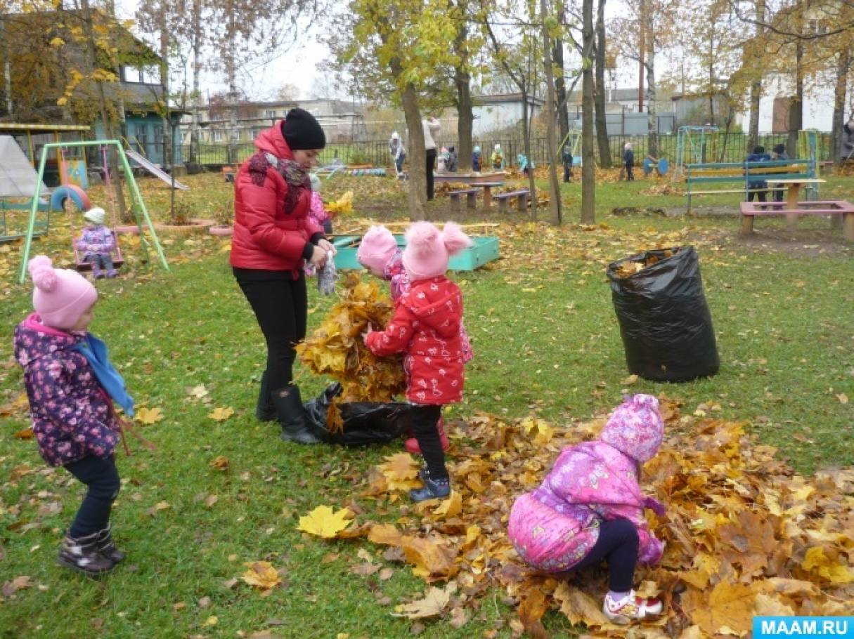 озеленение территории высадка деревьев. уборка территории проводится в детском. уборка территории проводится в детском. уборка территории школы. субботник в доу.