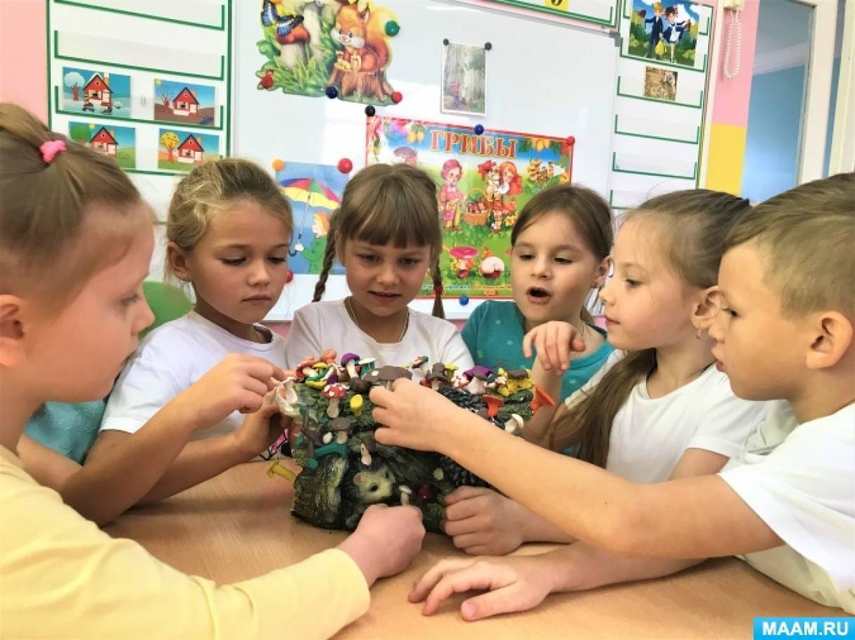 Конспект познание старшая группа. Коллективная лепка три медведя нормы поведения. Воспитатель показывает картинку снеговика детям в детском саду. «Мы поедим, мы помчимся» (коллективная) лепка.