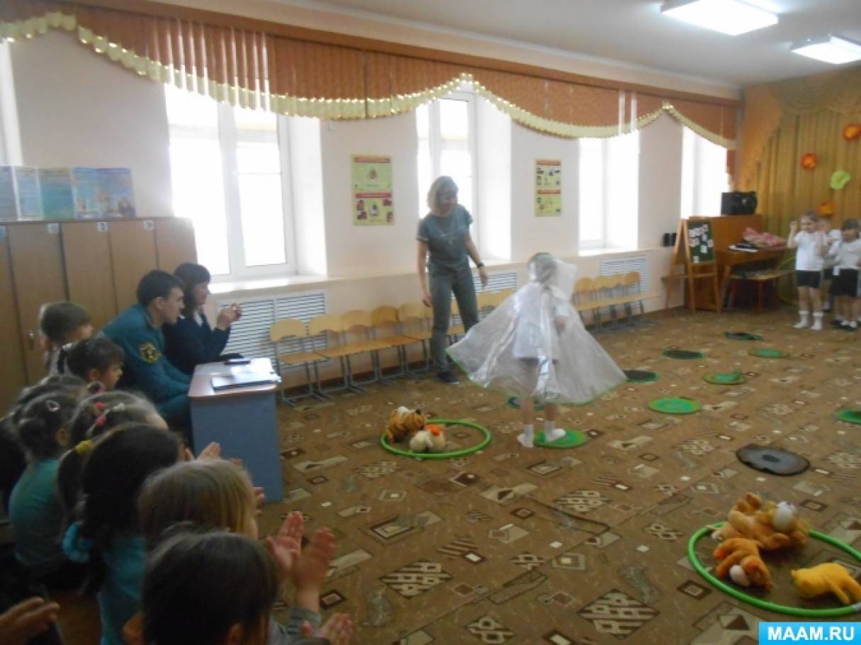 Смотреть фотографию №4 Фото №4 Публикация Сценарий спортивного развлечения по пожарной безопасности для детей старшей группы Пожарный номер размещена в разделах Безопасность ОБЖ