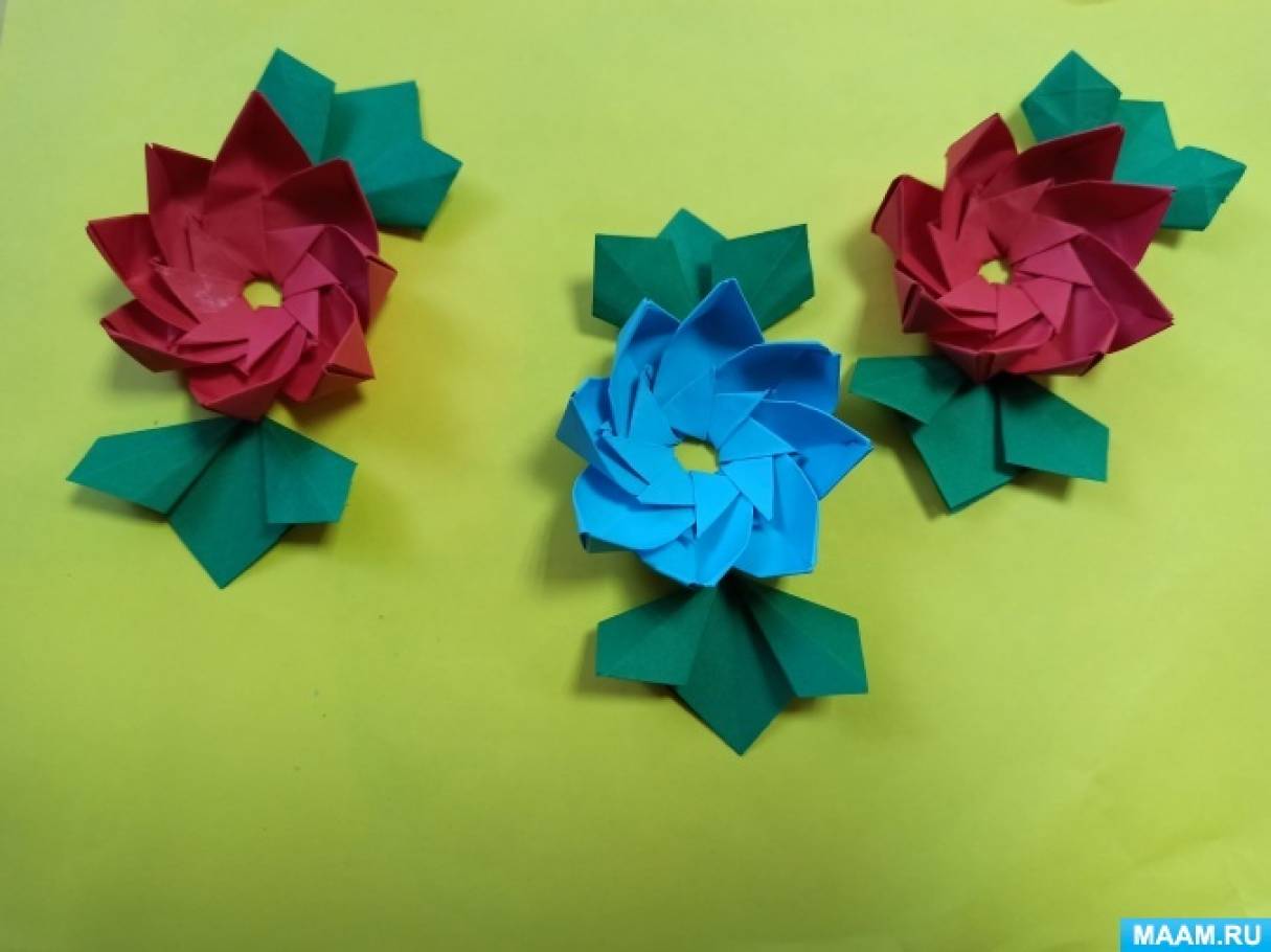 Мастер-класс с пошаговыми фото «Цветы в технике «оригами»