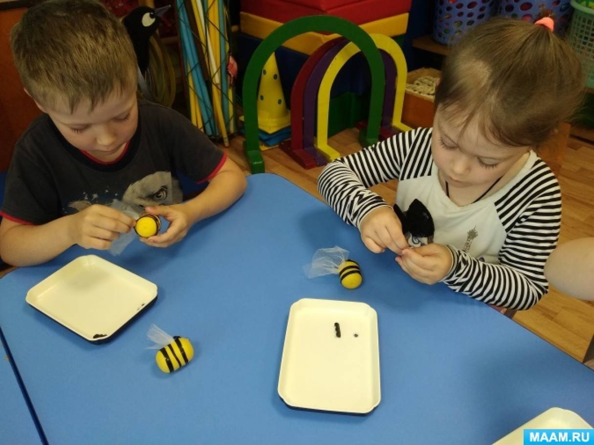 «Пчелка» из киндера своими руками. Мастер-класс. Воспитателям детских садов, школьным учителям и педагогам - Маам.ру