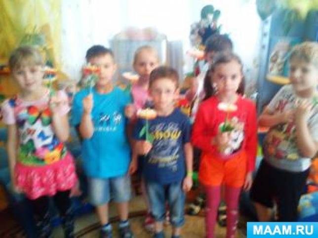 Мастер-класс «Цветок в подарок маме» Фото Мастер-класс «Цветок в подарок маме»