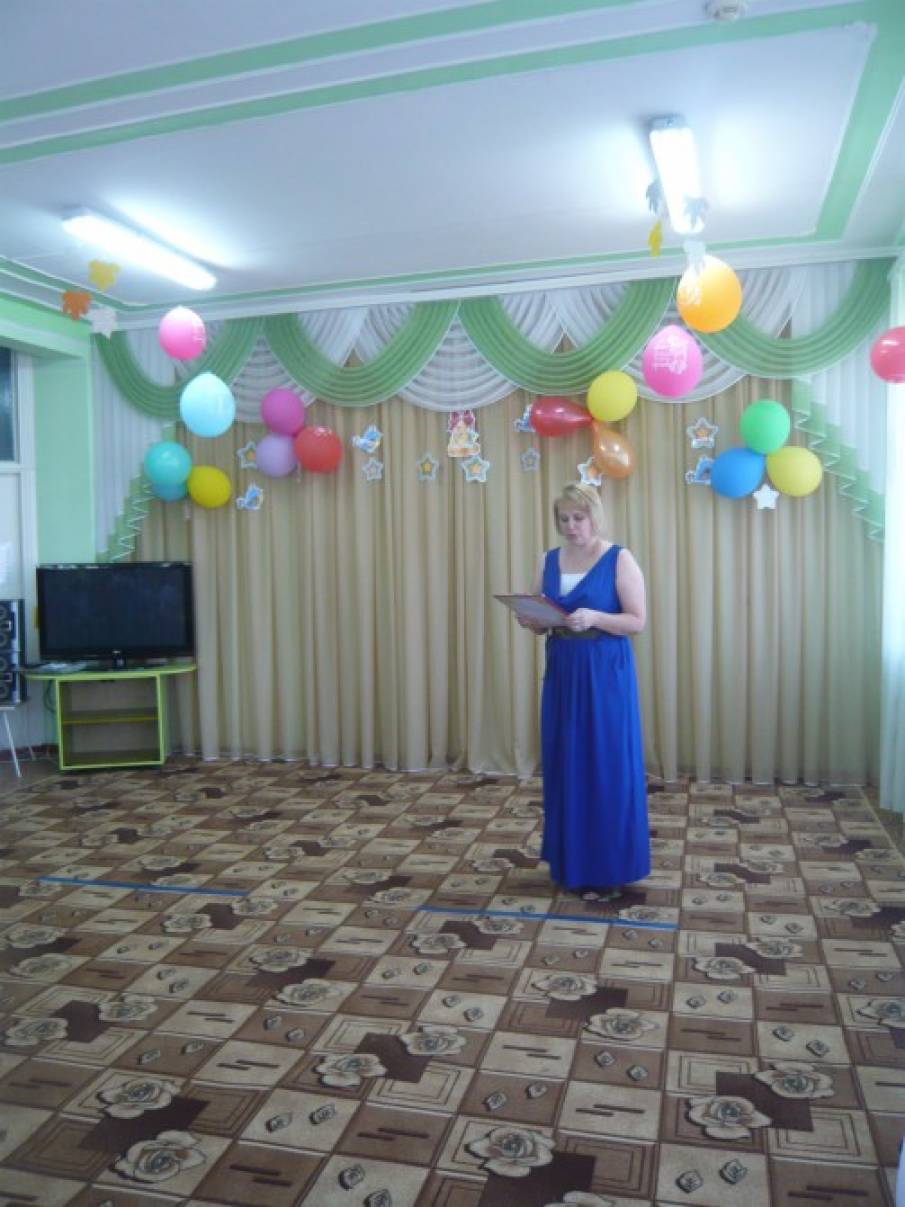 выпускница из детского сада. жизненный цикл звезды. космос для дошкольников. сценарий концерта две звезды. ведущий на выпускной в саду.