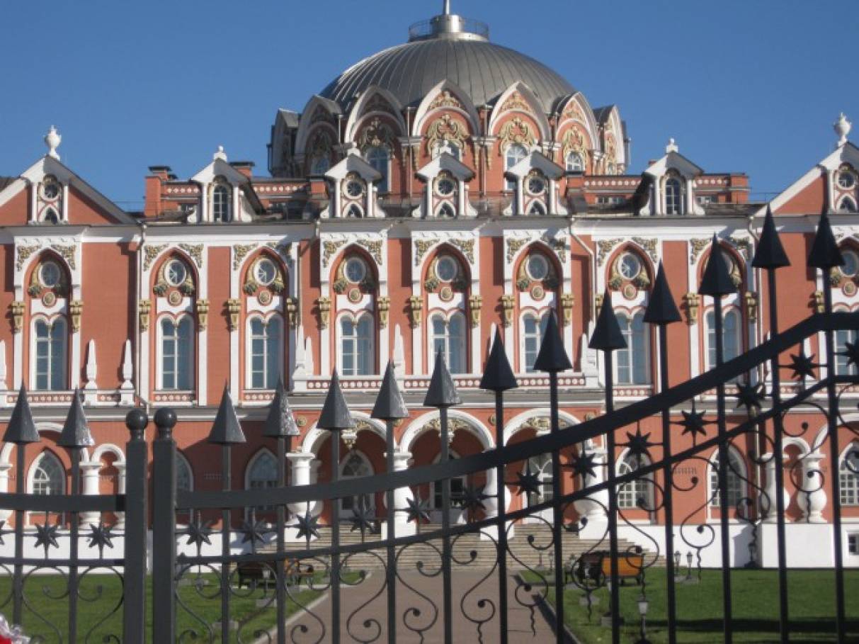Экскурсия в Петровский парк Фото Экскурсия в Петровский парк
