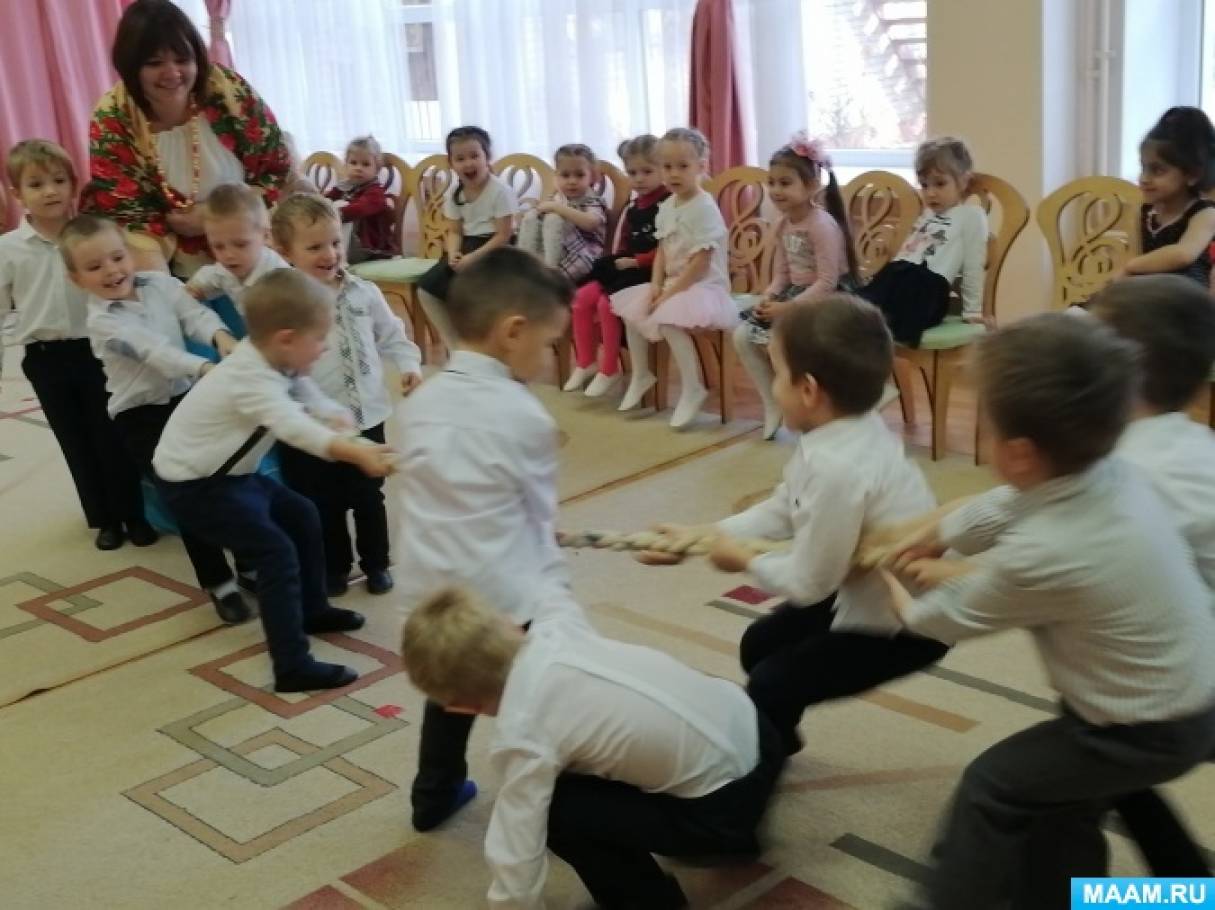 Смотреть фотографию №4 Фото №4 Культура и традиции кубанских и донских казаков казак и казачка сидят за столом разговаривают казачка вяжет а казак начищает сапоги