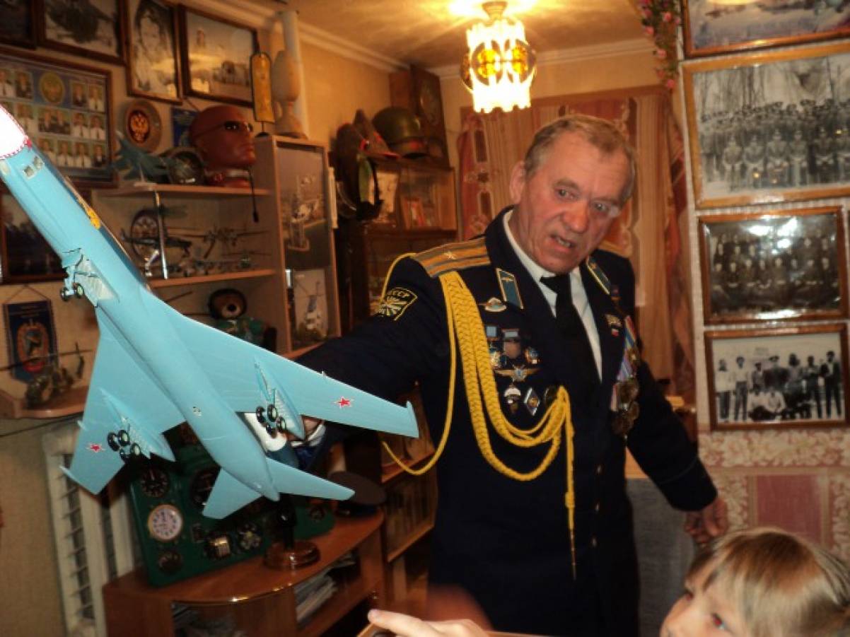 «В гостях у лётчика-космонавта РФ, героя России Валерия Корзунова» посещение авторской фото-выставки