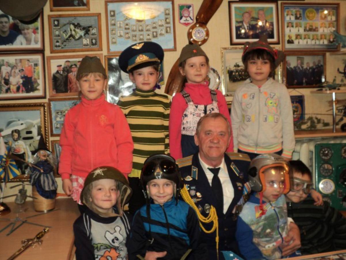 «В гостях у лётчика-космонавта РФ, героя России Валерия Корзунова» посещение авторской фото-выставки