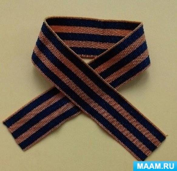 Как сделать бантик из георгиевской ленточки. Смотреть фото Как сделать бантик из георгиевской ленточки. Смотреть картинку Как сделать бантик из георгиевской ленточки. Картинка про Как сделать бантик из георгиевской ленточки. Фото Как сделать бантик из георгиевской ленточки
