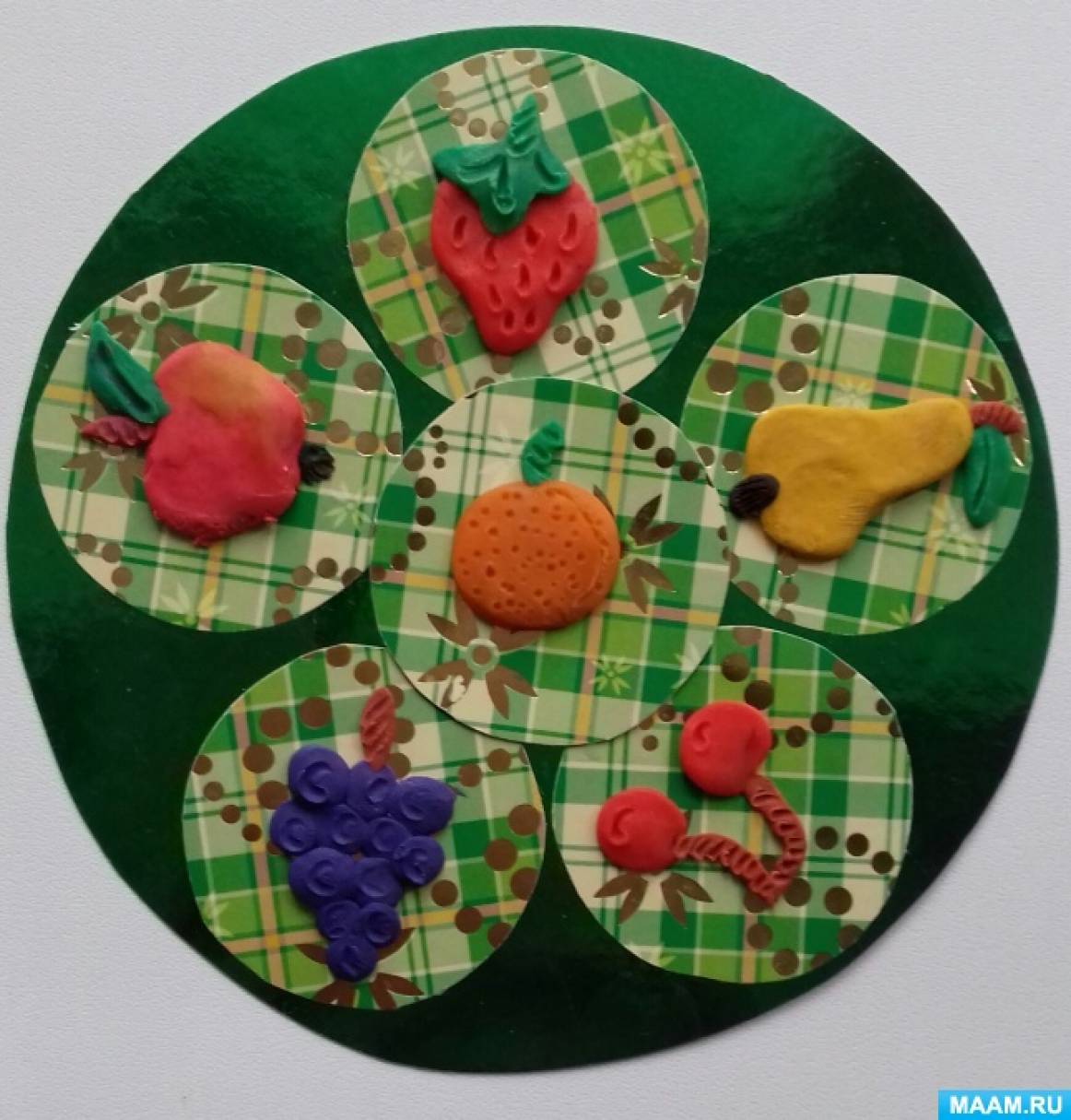 Мастер-класс по налепу из пластилина «Фрукты и ягоды» для детей старшего дошкольного возраста