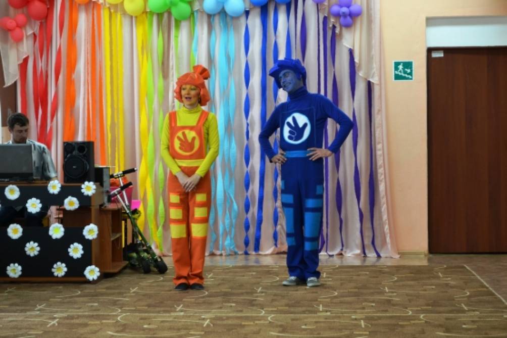 Сценарий игровой программы «Здравствуй, лето!» Фото Сценарий игровой программы «Здравствуй, лето!»