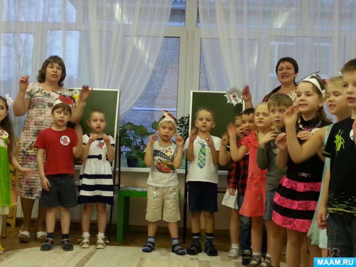 Смотреть фотографию №1 Фото №1 ель Продолжать знакомить детей с зимующими и перелётными птицами