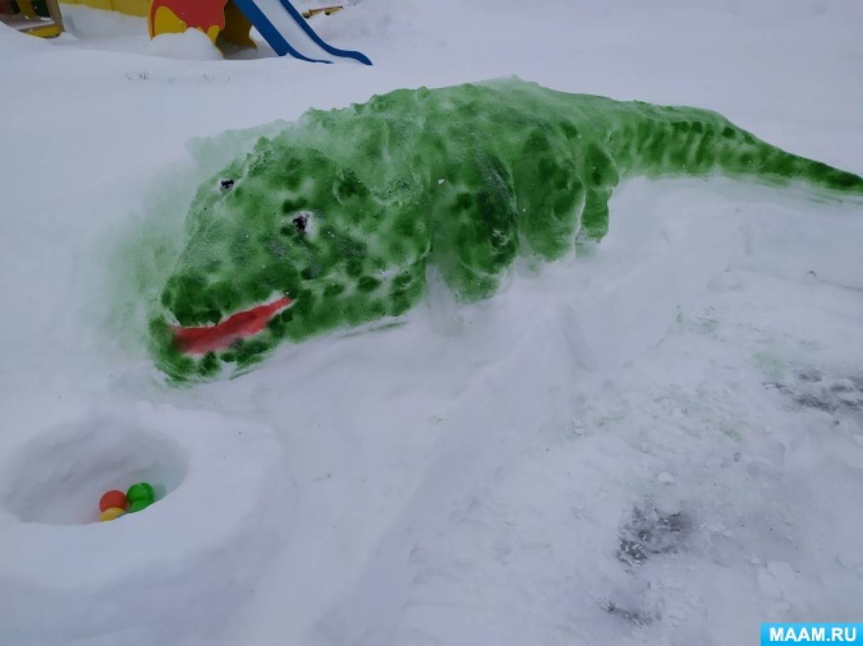 Снежная постройка «Крокодил»