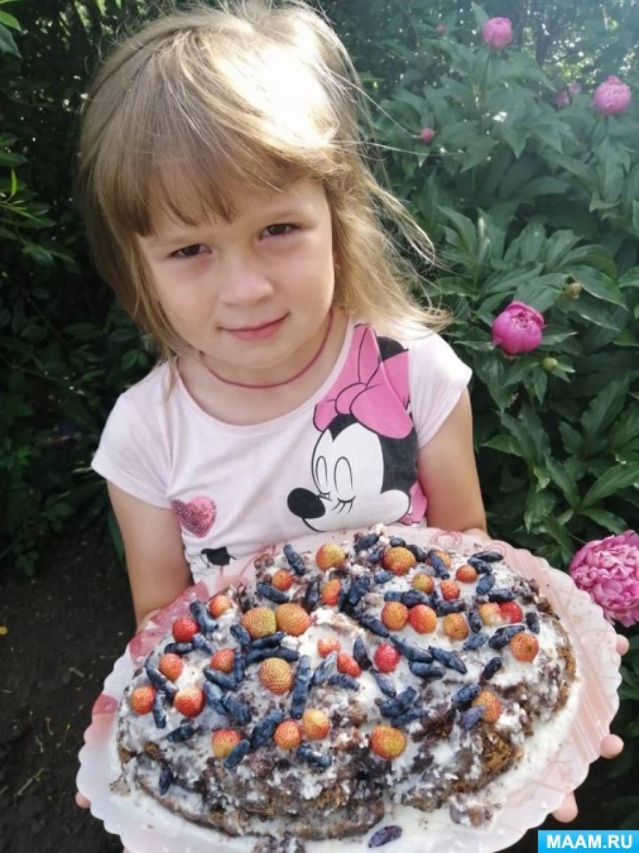 Рассказ про клубнику для детей. detsad 739319 1591365633. Рассказ про клубнику для детей фото. Рассказ про клубнику для детей-detsad 739319 1591365633. картинка Рассказ про клубнику для детей. картинка detsad 739319 1591365633. Ягоды земляники небольшие, ярко-красные, похожие на капельку — сверху шире, а снизу уже. В мякоти видны маленькие светло-коричневые удлиненные семена.