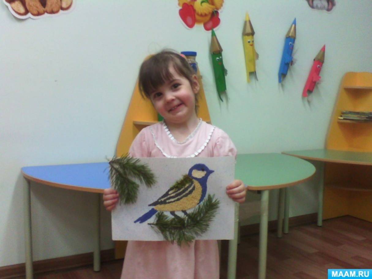 Смотреть фотографию №12 Фото №12 Направить щётку на лист бумаги и провести по щётке карандашом палочкой