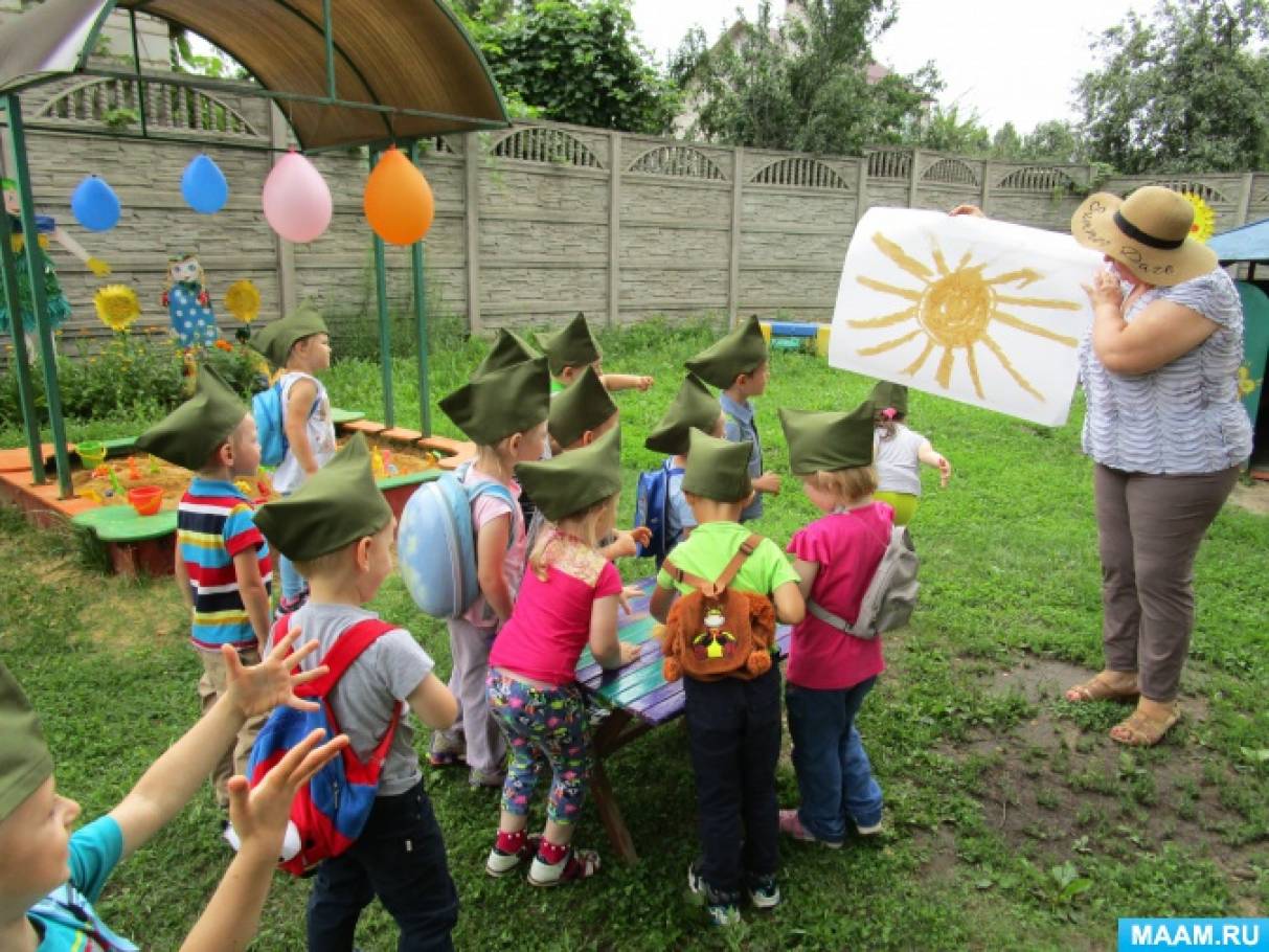 Средняя группа детского сада летом. Терренкур в детском саду. Идеи для детского сада летом. Летние идеи для детей в детском саду. Экологический терренкур в детском саду.