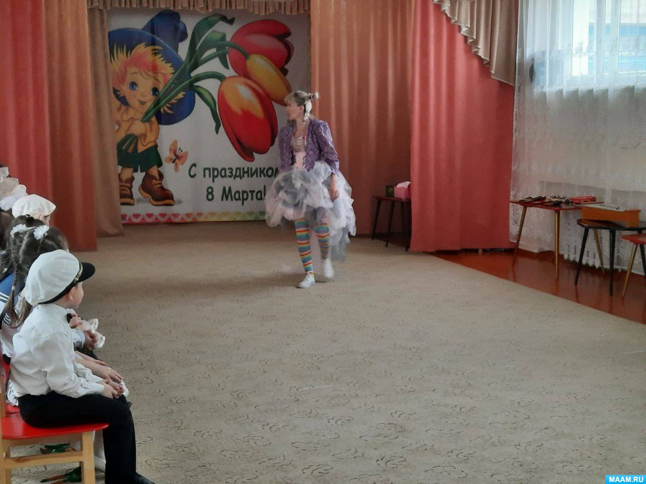 Смотреть фотографию №11 Фото №11 Ведущий Все готовы к празднику Так чего мы ждем Мы любимых мамочек Поздравим с