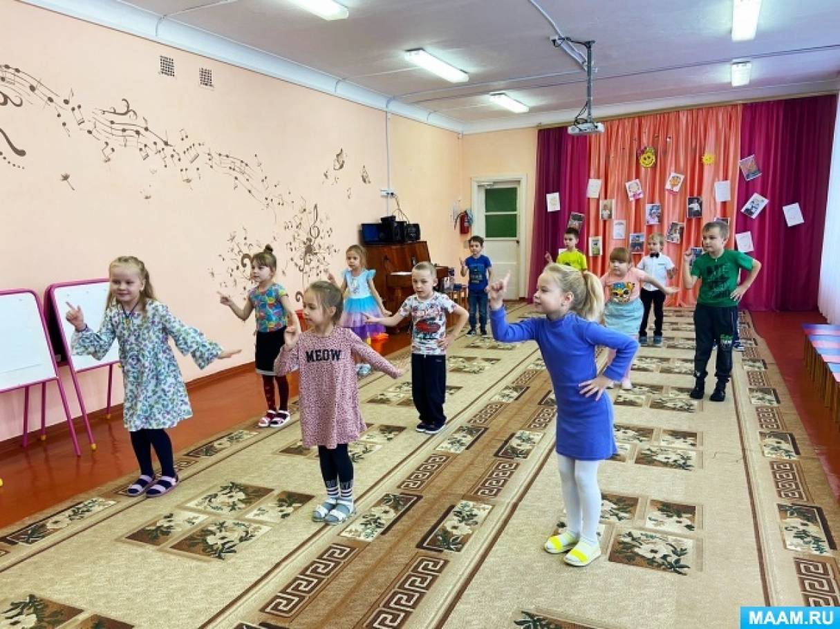 Развлечение дам. Воспитатель хлопает в ладоши в ДОУ