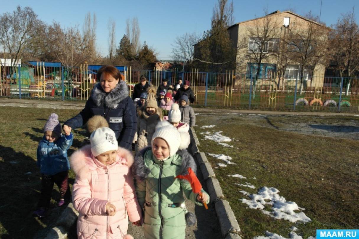 наблюдение в доу. ежедневная прогулка в доу продолжительность. осень для детей. весенняя прогулка в детском саду. дети на прогулке осенью.