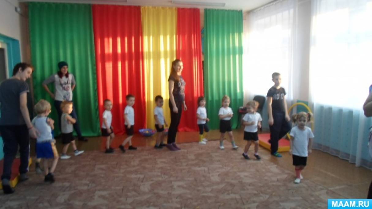 Спортивное развлечение для детей и родителей второй младшей группы «Папа, мама, я — здоровая семья» Фото Спортивное развлечение для детей и родителей второй младшей группы «Папа, мама, я — здоровая семья»