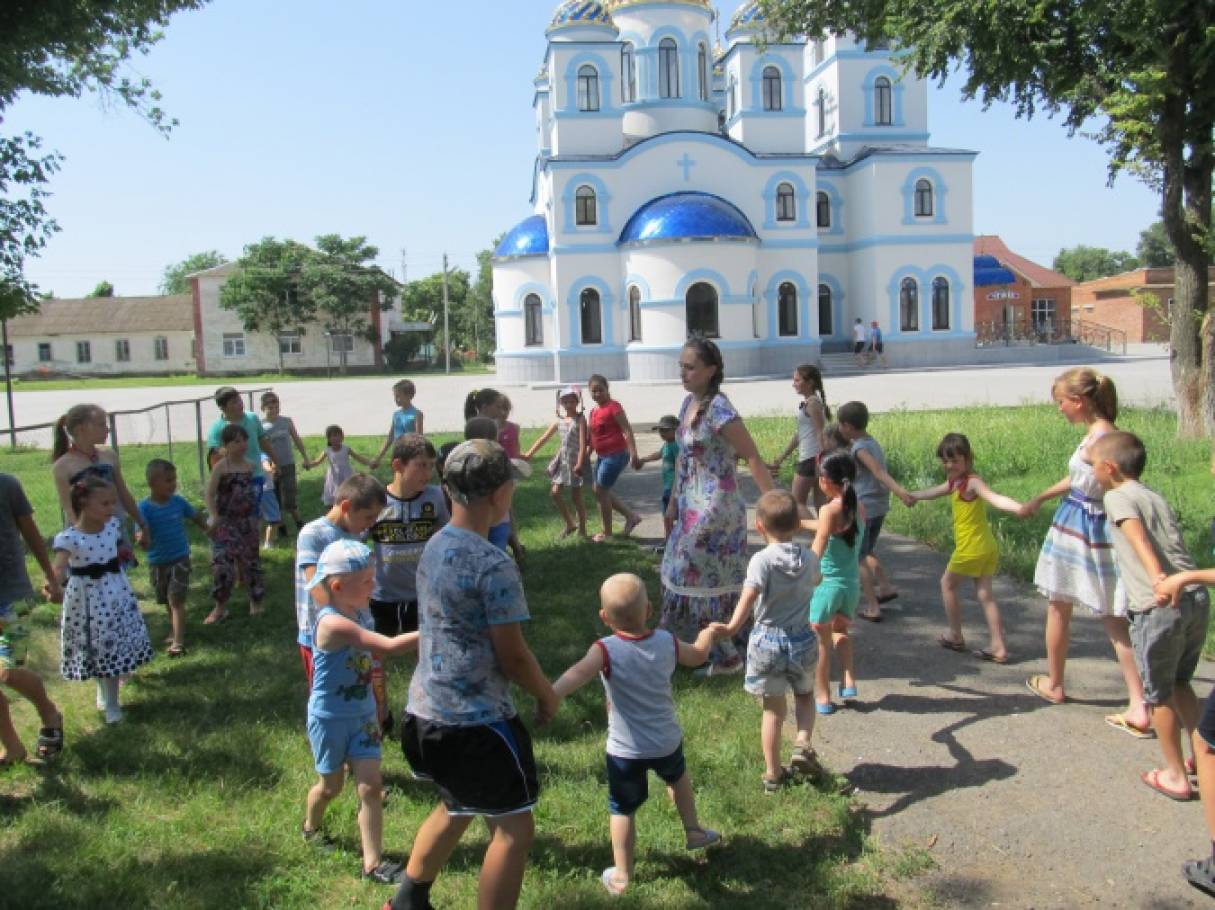оформление сцены на праздник троица. detsad 81570 1467144782. оформление сцены на праздник троица фото. оформление сцены на праздник троица-detsad 81570 1467144782. картинка оформление сцены на праздник троица. картинка detsad 81570 1467144782.