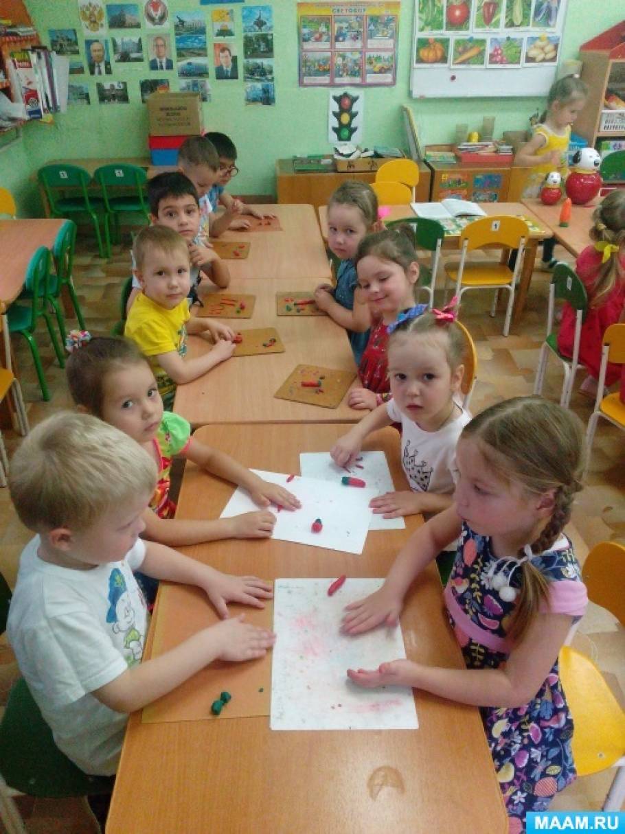 день флага в детском саду средняя группа. мероприятие в средней группе. одежда на день смеха в садик. старшая группа детского сада. развлечение для детей старшей группы.