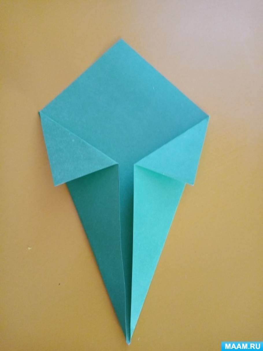 Конспект НОД по аппликации в средней группе «Вырезывание и наклеивание красивого цветка в подарок маме и бабушке». Воспитателям детских садов, школьным учителям и педагогам - Маам.ру