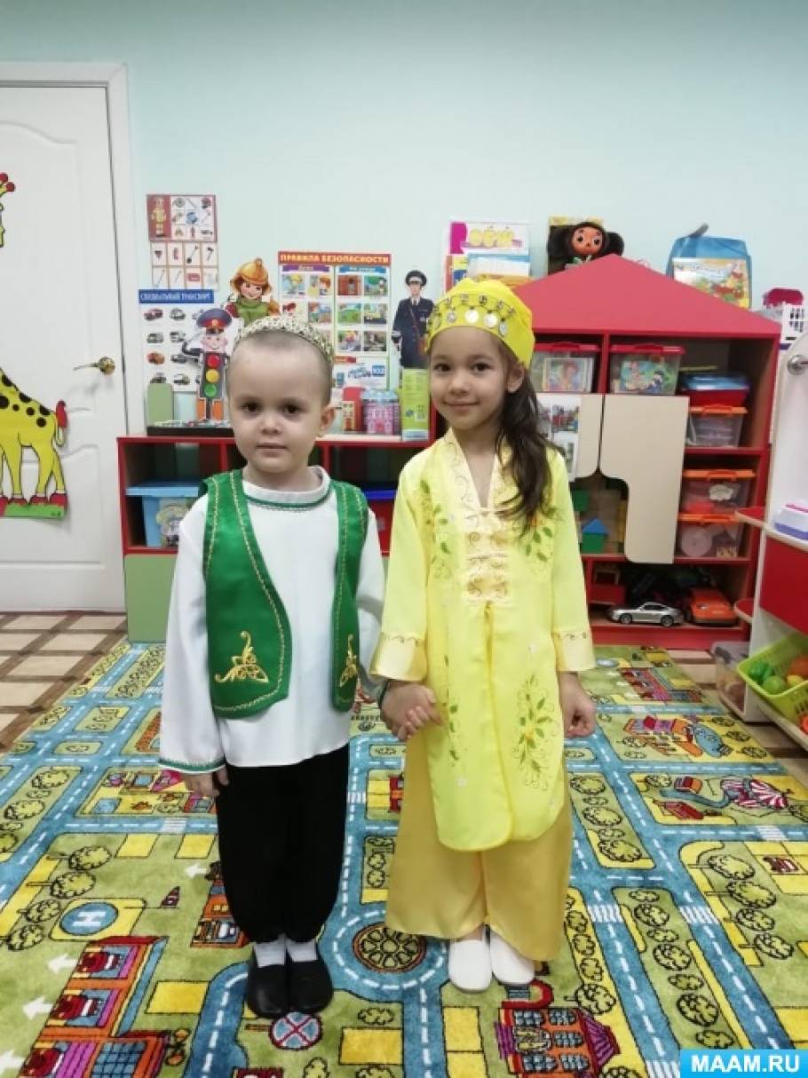 Фото и видеоотчет «Знакомство с татарским костюмом и танцем» в средней группе