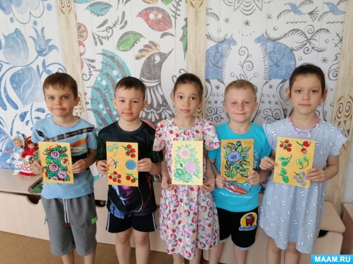 Фотоотчет о знакомстве детей с Полхов-Майданской росписью «Цветы и ягоды»