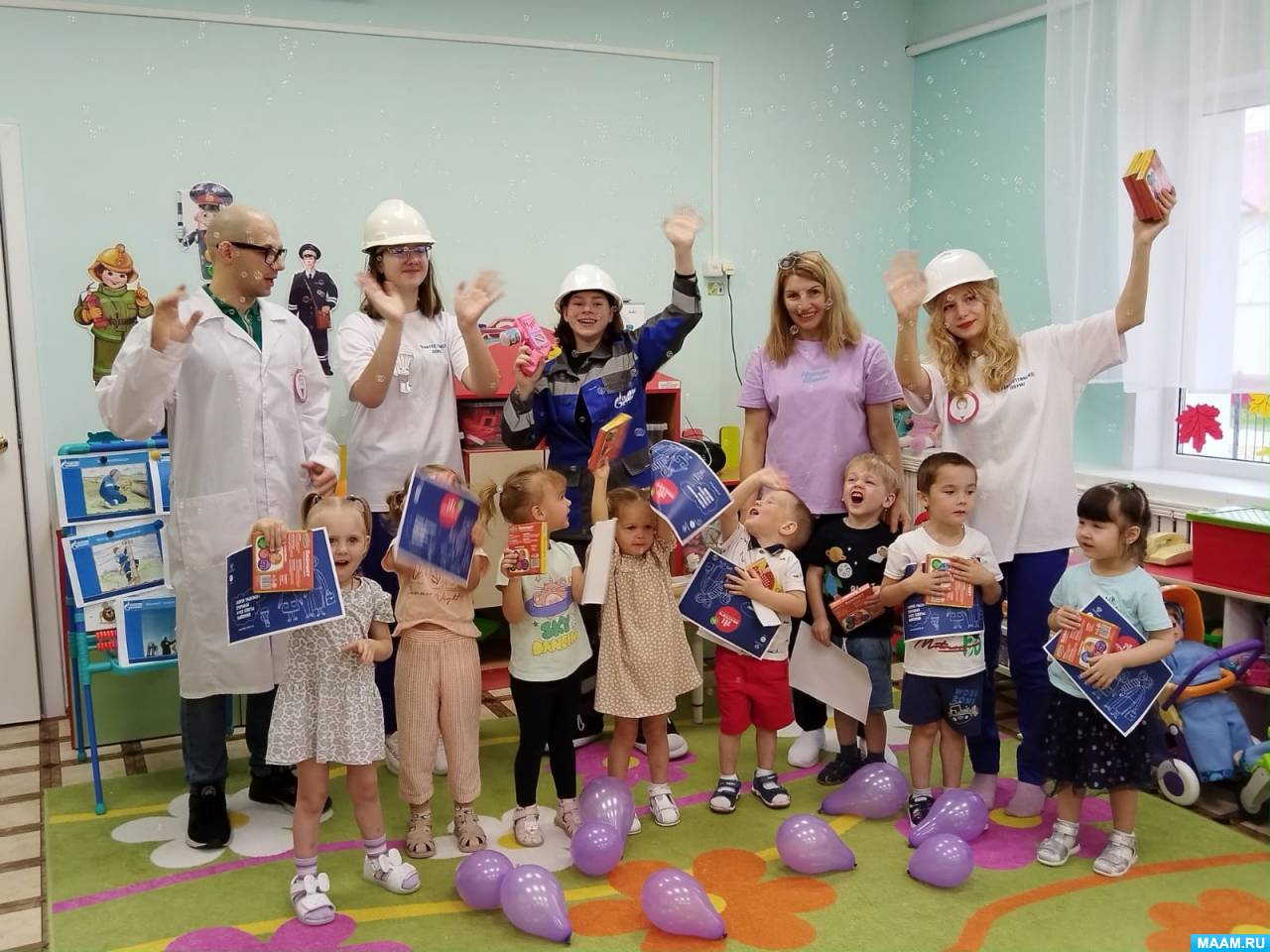 Смотреть фотографию №10 Фото №10 Познакомил с профессиями родителей с помощью иллюстраций