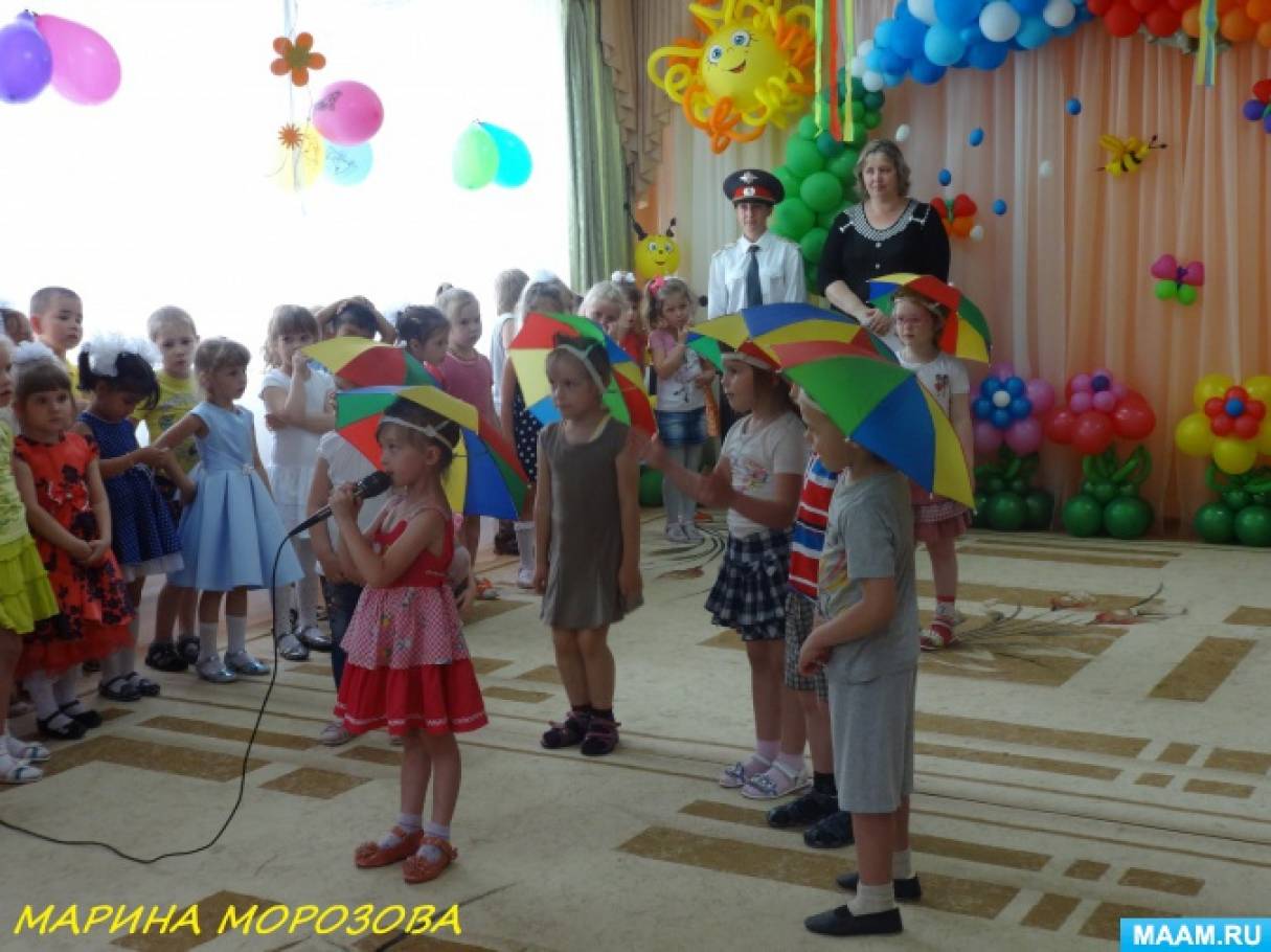 Смотреть фотографию №9 Фото №9 Ведущая предложила ребятам поиграть с мыльными пузырями но оказалось что Бармалей утащил коробку где они лежали