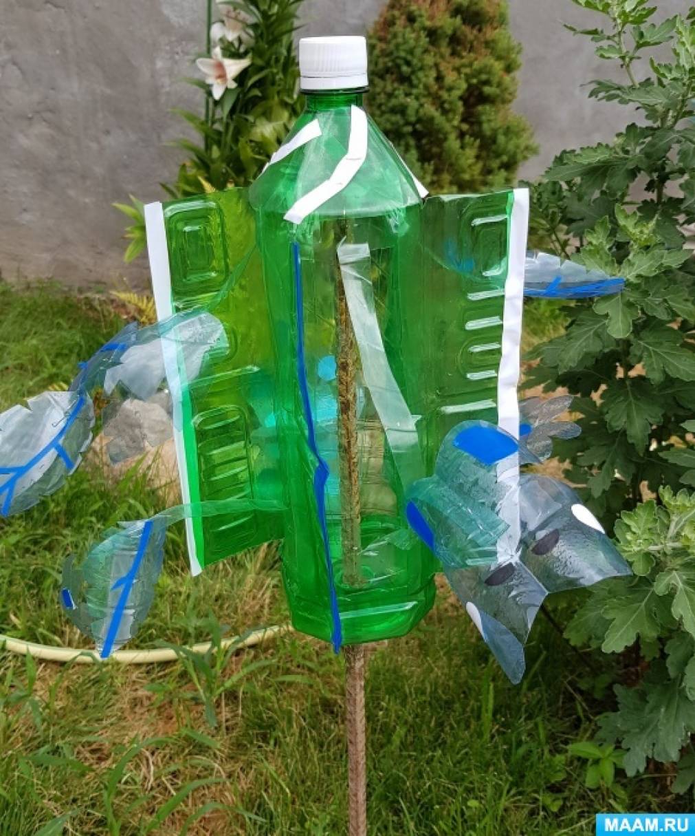 Поделки из пластиковых пробок для декорирования сада