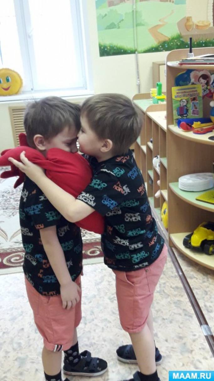 Утренний ритуал «Сердечное приветствие» в средней группе детей с ОВЗ