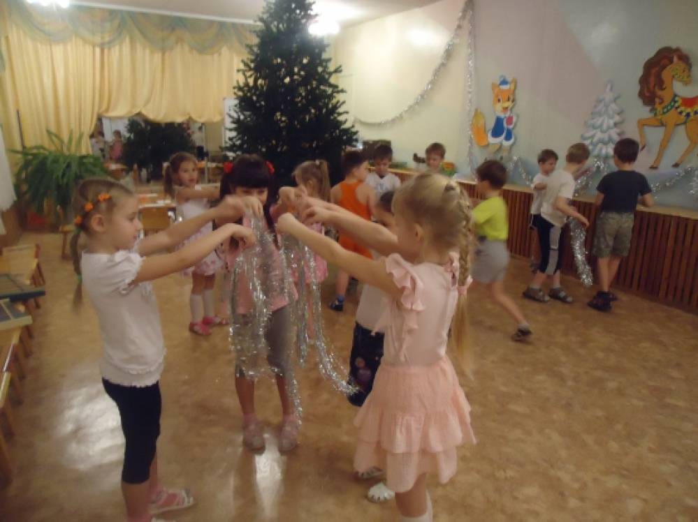 Смотреть фотографию №1 Фото №1 В прошлом году перед новогодними праздниками мы с педагогами воспитателем Удаловой Т