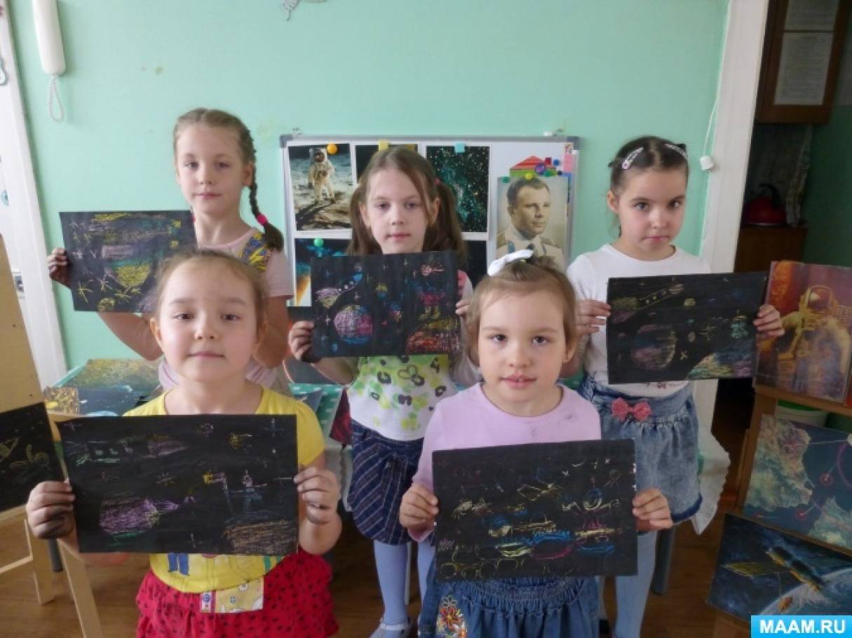 Фотоотчет о рисовании с детьми подготовительной группы в технике граттаж «Величие и красота космоса»